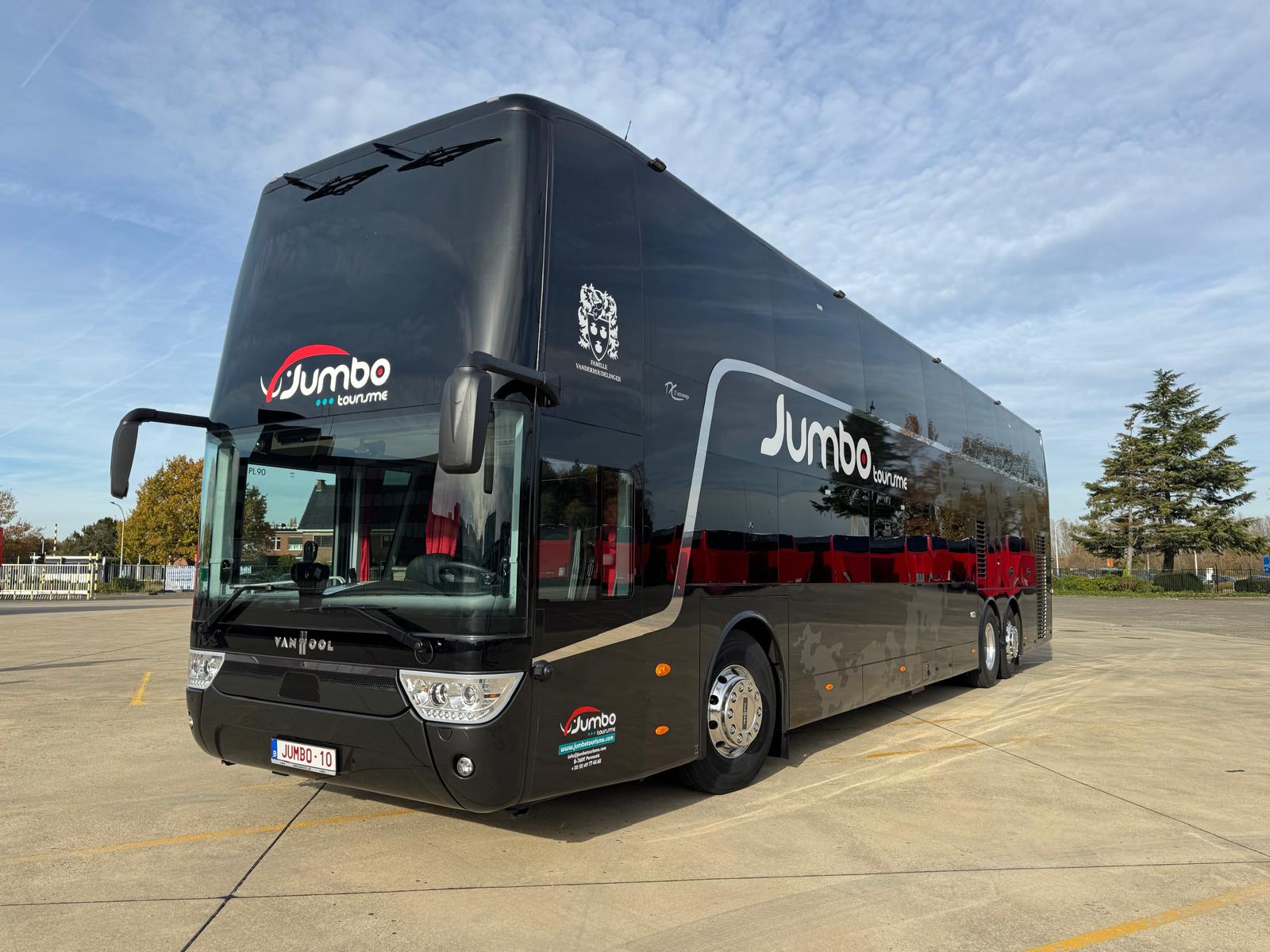 Autocar à impériale Van Hool Jumbo Tourisme.